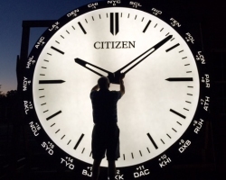 back_lit_clock_dial