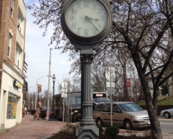 street_clock_west_orange_before_restoration