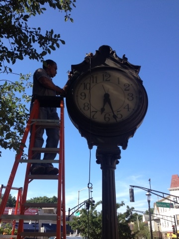 street_clock_west_orange_3