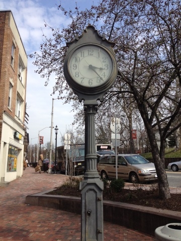 street_clock_west_orange_before_restoration
